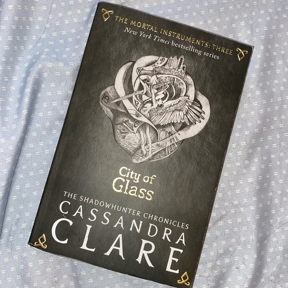 The Mortal Instruments book three “City of Glass” - Picture 1 of 4